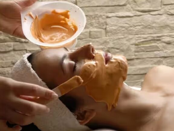 ब्यूटी टिप्स: चेहरे की खूबसूरती बढ़ाता है मसूर दाल का फेस पैक, ऐसे करें इस्तेमाल