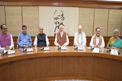 यूनियन कैबिनेट: मोदी कैबिनेट में बदलाव के आसार, धर्मेंद्र प्रधान समेत ये नेता हो सकते हैं...