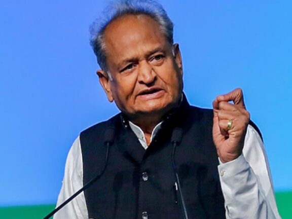 योजनाओं और परियोजनाओं में देरी से बढ़ती लागत को लेकर गहलोत का बड़ा बयान