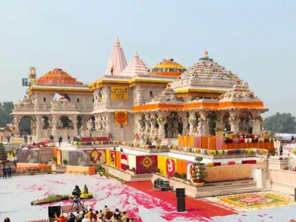 राम मंदिर: राम मंदिर चढ़ावे में घोटाले का मामला, 8 लोग गिरफ्तार, चंपत राय का नाम पता नहीं