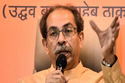शिवसेना (यूबीटी) की बैठक में शामिल नहीं हुए छह सांसद, पार्टी ने जारी किया कारण बताओ नोटिस