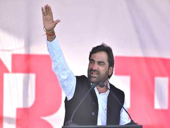 हनुमान बेनीवाल ने इसे लेकर सीएम भजनलाल और स्वास्थ्य मंत्री पर निशाना साधा.