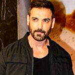 जॉन अब्राहम ने मुंबई के पॉश इलाके बांद्रा वेस्ट में खरीदा बंगला, कीमत जानकर उड़ जाएगी आपकी नींद