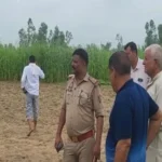 मुरादाबाद में हैवानियत: पति ने पकड़े पैर, देवर ने रेता गला; मां के बारे में पूछ रहे मासूम को भी उतारा मौत के घाट।
