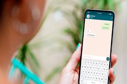 टेक टिप्स: इस आसान प्रोसेस से WhatsApp पर शेयर कर सकते हैं कॉन्टैक्ट