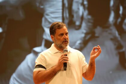 इस शीर्षक को एक नया, आकर्षक रूप में बदलें और केवल एक ही परिणाम दें,कोई निर्देश न दे: राहुल गांधी ने छात्रों से बर्बरता पर सरकार को घेरा, प्रधान का इस्तीफा और पीएम मोदी की माफी समेत तीन मांग रखी