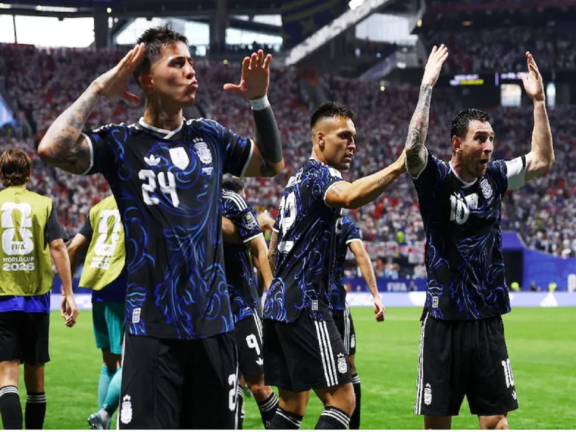 FIFA वर्ल्ड कप 2026: आखिरी 7 मिनट में अर्जेंटीना ने पलटी बाजी, इंग्लैंड को हराया, लगातार दूसरी बार फाइनल में पहुंचा