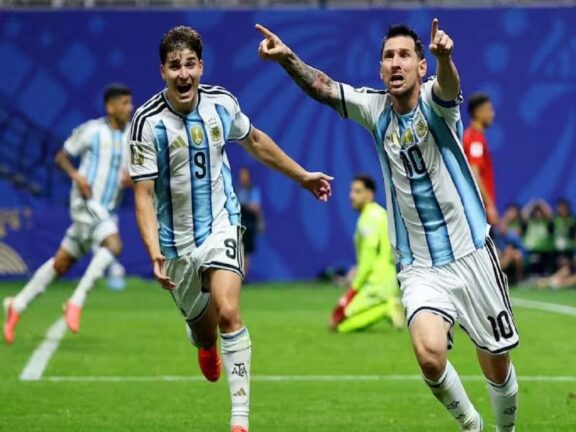 FIFA वर्ल्ड कप: उलटफेर से बची अर्जेंटीना, मेसी ने की रोस्लाव क्लोस के रिकॉर्ड की बराबरी