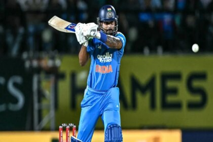 ZI vs IND: श्रेयस अय्यर तोड़ सकते हैं एमएस धोनी का ये बड़ा रिकॉर्ड!