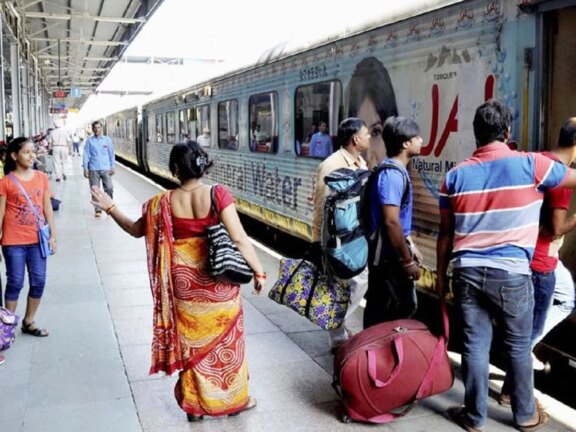नया नियम: 1 अगस्त से बदलने जा रहे हैं तत्काल टिकट बुक करने के नियम, यात्रियों को मिलेगी राहत