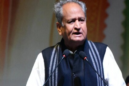 पेपर लीक को लेकर गहलोत ने भजनलाल पर साधा निशाना, कहा- देश की सबसे बड़ी परीक्षा NEET-UG के पेपर लीक का केंद्र...