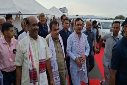 राजस्थान: गडकरी ने दिल्ली-मुंबई एक्सप्रेसवे का किया निरीक्षण, की कई घोषणाएं