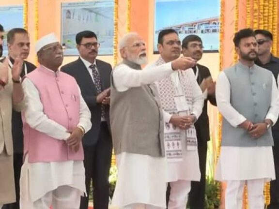 राजस्थान: पीएम मोदी ने रिफाइनरी, जोधपुर में नए टर्मिनल भवन का उद्घाटन किया, जयपुर मेट्रो चरण-2 परियोजना की आधारशिला रखी.