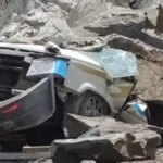 हिमाचल: लाहौल स्पीति में बड़ा हादसा, भूस्खलन की चपेट में आई टैक्सी, 13 लोगों की मौत