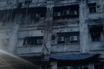 कोलकाता: पांच मंजिला इमारत में लगी आग, नौ की मौत, 6 घायल
