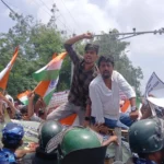 पटना में छात्रों का महासंग्राम: बैरिकेडिंग तोड़ सीएम आवास की ओर कूच, रोकने के लिए खुद मैदान में उतरे DM-SSP