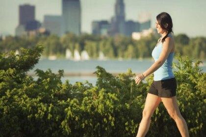 हेल्थ टिप्स: सिर्फ 20 मिनट पैदल चलने से कम हो जाएगा इन गंभीर बीमारियों का खतरा