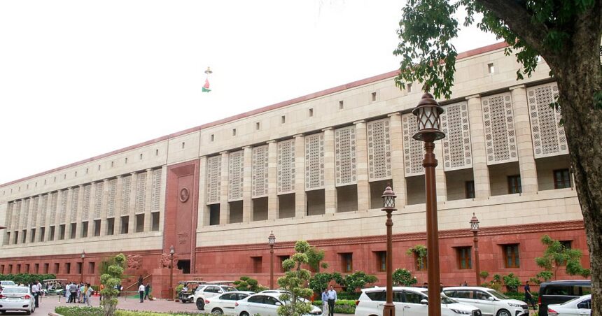 BREAKING: मानसून सत्र के अंतिम दिन भारी हंगामे की आहट और अमेरिका में सैन्य हेलिकॉप्टर हादसे में पायलटों की मौत!