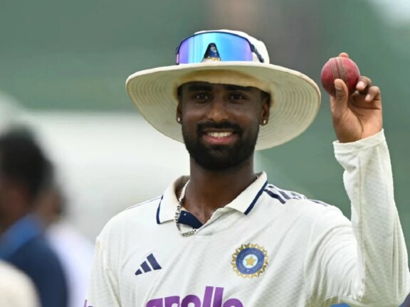 IND vs SL: मानव सुथार टेस्ट क्रिकेट में ये उपलब्धि हासिल करने वाले पहले स्पिन गेंदबाज बने