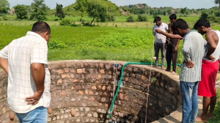 महोबा बॉर्डर पर दिल दहला देने वाली घटना, महिला ने दो बच्चों संग कुएं में लगाई छलांग; तीनों की मौत