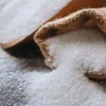 चीनी के दाम में तेज उछाल, केंद्र ने बदले कच्ची चीनी के आयात नियम; जानिए नए नियम और कीमतों का असर