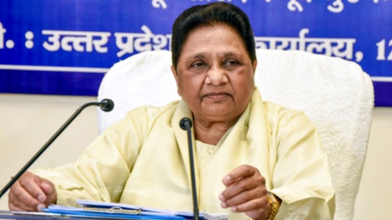 हिजाब विवाद पर मायावती की बड़ी अपील, स्कूल और प्रशासन से स्थानीय स्तर पर समाधान निकालने को कहा