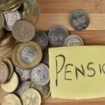 अटल पेंशन योजना: ये लोग हर महीने 5000 रुपये की पेंशन पाने के लिए आवेदन कर सकते हैं।