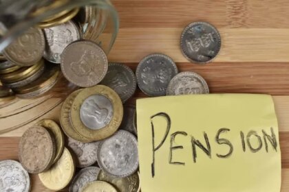 अटल पेंशन योजना: ये लोग हर महीने 5000 रुपये की पेंशन पाने के लिए आवेदन कर सकते हैं।