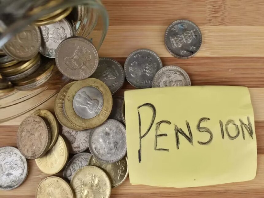 अटल पेंशन योजना: ये लोग हर महीने 5000 रुपये की पेंशन पाने के लिए आवेदन कर सकते हैं।