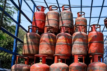 एलपीजी सिलेंडर: क्या आज कम हुए दाम? ये प्रमुख शहरों में नवीनतम दरें हैं
