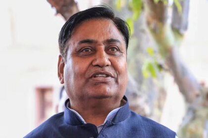 डोटासरा ने निशाना साधते हुए कहा कि देश भर में 73 लाख किसान सिर्फ दो साल में फसल बीमा से बाहर हो गए हैं...| City News in Hindi डोटासरा ने साधा निशाना, कहा