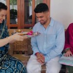 नीली साड़ी में कंगना रनौत का दिखा रॉयल अंदाज, भाई अक्षत संग रक्षाबंधन की खूबसूरत तस्वीरें वायरल