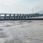 नेपाल में जल प्रलय: गंडक में उठेंगी 3 मीटर ऊंची लहरें, बैराज से भारी डिस्चार्ज के बाद CM सम्राट का बड़ा अलर्ट!