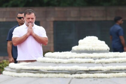 राजीव गांधी की जयंती पर राहुल गांधी ने दी श्रद्धांजलि, कहा- पापा, आपकी ये शिक्षाएं और आपकी यादें ही मेरी ताकत हैं...