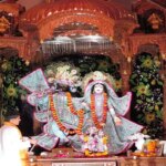 वृंदावन यात्रा: इस्कॉन से निधिवन के रहस्य तक, इन दिव्य मंदिरों के दर्शन बिना अधूरी है आपकी भक्ति!