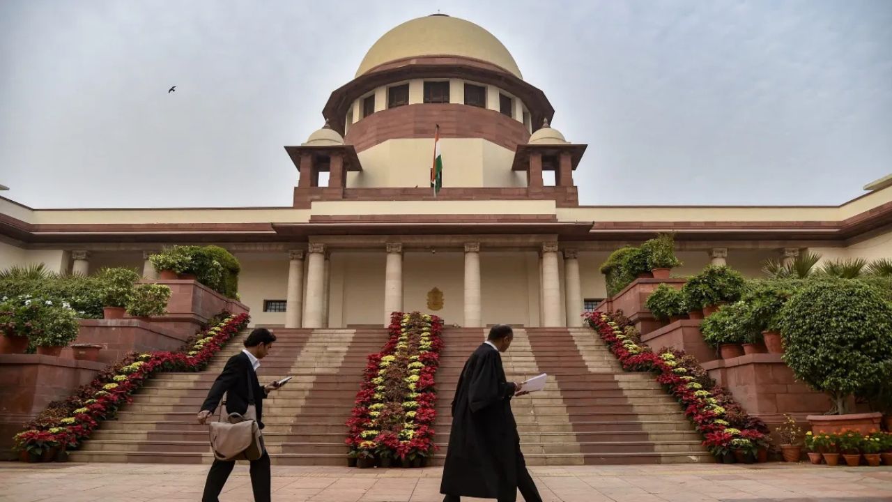 चुनावी वादों पर सुप्रीम कोर्ट में फिर सुनवाई, राजनीतिक दलों की जवाबदेही की मांग