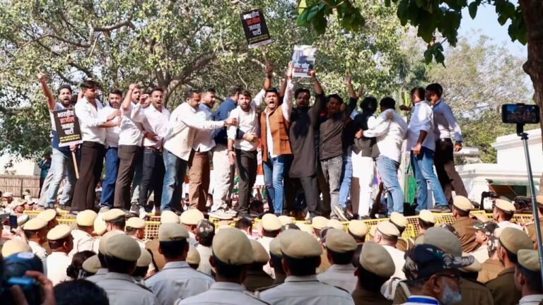 SIR विवाद पर दिल्ली में कांग्रेस का प्रदर्शन, Gyanesh Kumar के इस्तीफे की मांग; ECI ने दिया जवाब