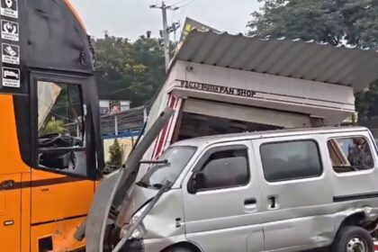 तेलंगाना में दर्दनाक सड़क हादसा, बस की टक्कर से मची अफरा-तफरी और होटल में लगी आग