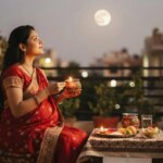 करवा चौथ पर प्रेग्नेंट महिलाओं के लिए पानी पीने के क्या हैं नियम? ज्योतिषी से जानें व्रत की सही विधि!