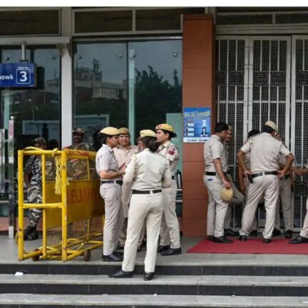 दिल्ली में 57 मेट्रो स्टेशनों के गेट बंद करने का प्रस्ताव, प्रदर्शन से पहले सुरक्षा बढ़ी