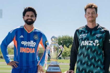IND vs NZ: टॉस जीतकर टीम इंडिया का पहले गेंदबाजी का फैसला, भुवनेश्वर और इस विस्फोटक खिलाड़ी की प्लेइंग-11 से छुट्टी!