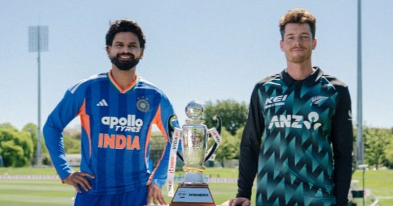 IND vs NZ: टॉस जीतकर टीम इंडिया का पहले गेंदबाजी का फैसला, भुवनेश्वर और इस विस्फोटक खिलाड़ी की प्लेइंग-11 से छुट्टी!