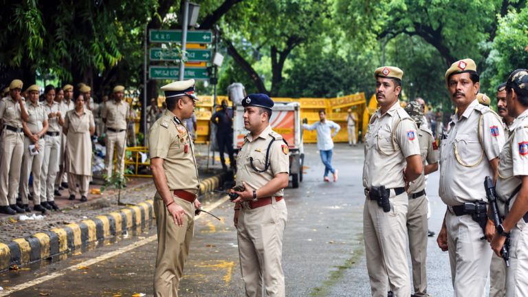 दिल्ली प्रोटेस्ट: 500 से ज्यादा सोशल मीडिया पोस्ट हटाए, 4 FIR; पाकिस्तानी हैंडल्स पर भी आरोप
