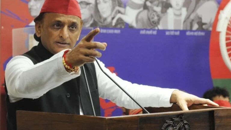 जंतर-मंतर प्रदर्शन में महिला से मारपीट का वीडियो वायरल, अखिलेश यादव ने सरकार पर साधा निशाना