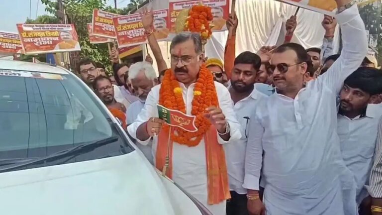 गोरखपुर बीजेपी में बगावत के बाद बड़ा बदलाव, संजयन त्रिपाठी सपा में शामिल