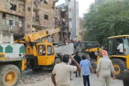सीमापुरी इमारत हादसा: गर्भवती महिला और दो बच्चों समेत 4 की मौत, 8 घायल