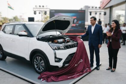 तैयार हो जाइए! 15 अक्टूबर को लॉन्च हो रही है Mahindra XUV 3XO CNG, माइलेज और स्टाइल का होगा जबरदस्त संगम।